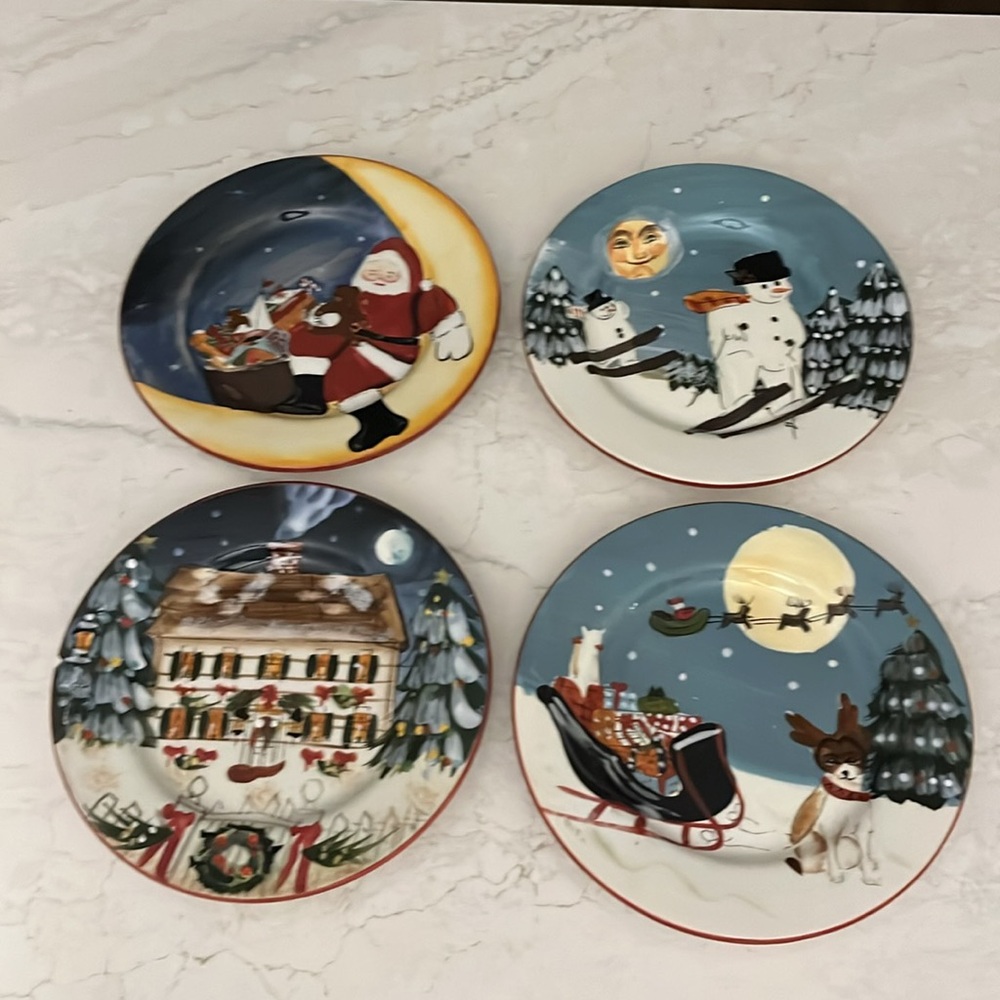 Christmas Themed Decorative Plates Set